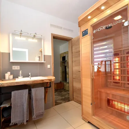 Mit Sauna & Spa, Huettenrode, Cleaning Included Holiday home